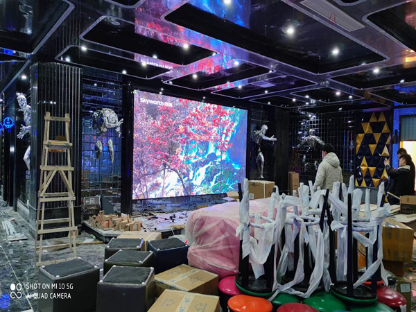 临湘室内P2.5全彩显示屏